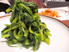 清炒豆苗-屋里厢上海菜馆