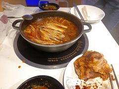 -运气牛自助酱大骨火锅(南京东路店)