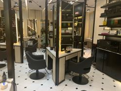-HAIR CORNER
