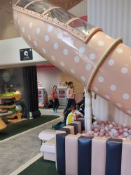 -奈尔宝·儿童乐园·亲子餐厅(华采天地店)