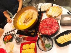 -鲜入围煮花胶鸡海鲜火锅