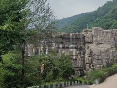 -龙潭大峡谷