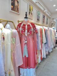 -一揽芳华汉服旗袍体验馆(拙政园店)