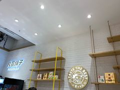 -良品铺子(五角场万达店)