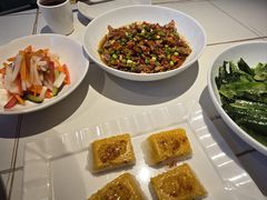 -阿瓦山寨·湘菜现炒·剁椒鱼头王(咸阳总店)