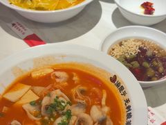 -渝是乎酸菜鱼·川渝小炒(新世界百货望京店)