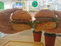 牛泰极-龙治汉堡(中华城店)