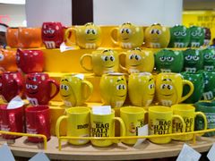 -m豆巧克力世界(上海世茂广场店)