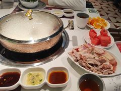 -洪氏嗨捞·广东猪肚鸡·椰子鸡火锅(西咸万象城店)