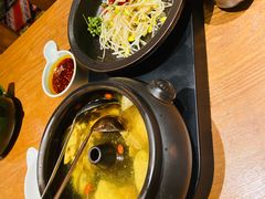 -云海肴·汽锅鸡·云南菜(天山百盛优客店)