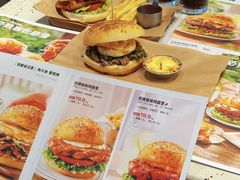 -必胜客(WOW中心城店)