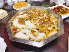 黄精鸡野生菌火锅-山大王菌莊