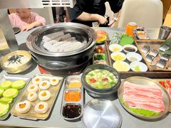 -围炉肉舍•炭烤活鳗•丹东海鲜烤肉(步行街店)