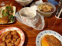 -爆炸头阿姨小四川正宗川味小吃(无任何分店)