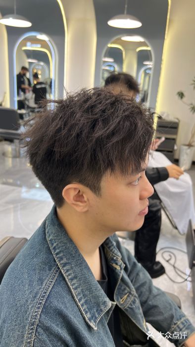 苏奇发型·烫发染发(优越店)图片