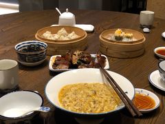 咸蛋黄乌米烧麦-佬泰丰斋· 乌镇茶食餐厅