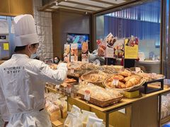 面包甜点陈列柜-西村叔叔的店·面包·甜品·蛋糕(崂山丽达店)