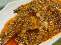 干烧鲳鱼-小实惠嘉(威海路店)