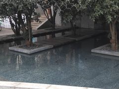 -浅深休闲酒店-停车场