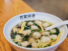 弄堂鸡汤小馄饨-弄堂咪道-饭香·面香·馄饨香(汇锦广场店)
