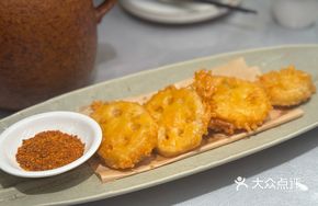 Handcrafted Honghu Fried Lotus Root Stuffed with Meat