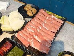 -洞庭洲·防空洞火锅·铜锅涮肉·烧烤(新百广场店)