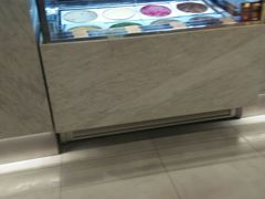 面包甜点陈列柜-哈根达斯(虹口店)