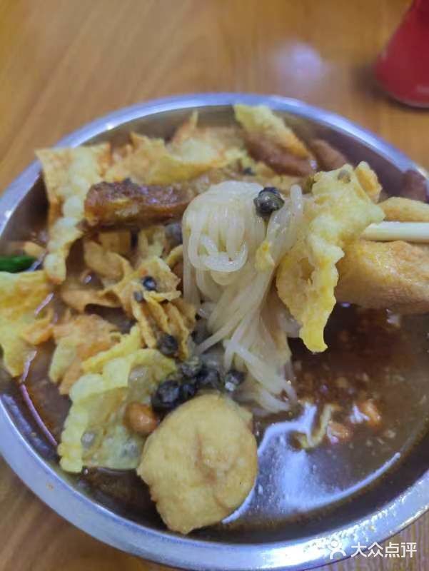 就在江汉路的螺蛳粉，太好吃了，我还要再来一碗！