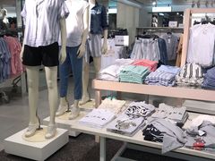 -H&M(天一广场店)