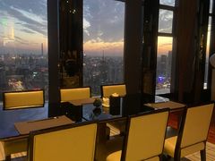 -唐拉雅秀酒店-西锦汇空中BBQ·思创餐厅