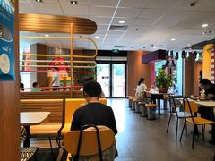 -麦当劳(莘松路芭比伦DT店)
