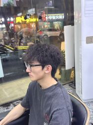 -藤野造型专业烫染接发