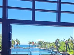 -亚龙湾喜来登·美景台大堂吧