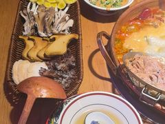 -洱火云南酸菜牛肉火锅(石景山当代商城店)