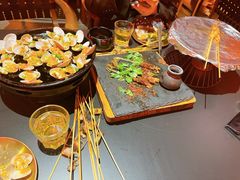 -何师烧烤Pro ·江湖川菜·小龙虾·精酿(太古里旗舰店)
