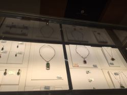 -北京七彩云南翡翠珠宝旗舰店(月坛店)