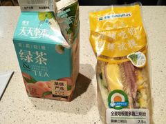 -全家便利店(宜山路站店)