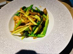 -穹六人间 people 6(岳阳路店)