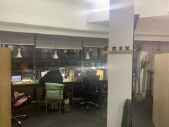 -两知·自习室(三峡广场总店)