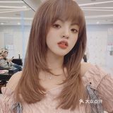春季长发女生 颜色 造型