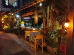 -城墙外BAR