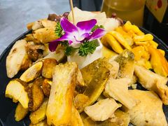 -一朵菌·野生菌探索家火锅(南亚店)