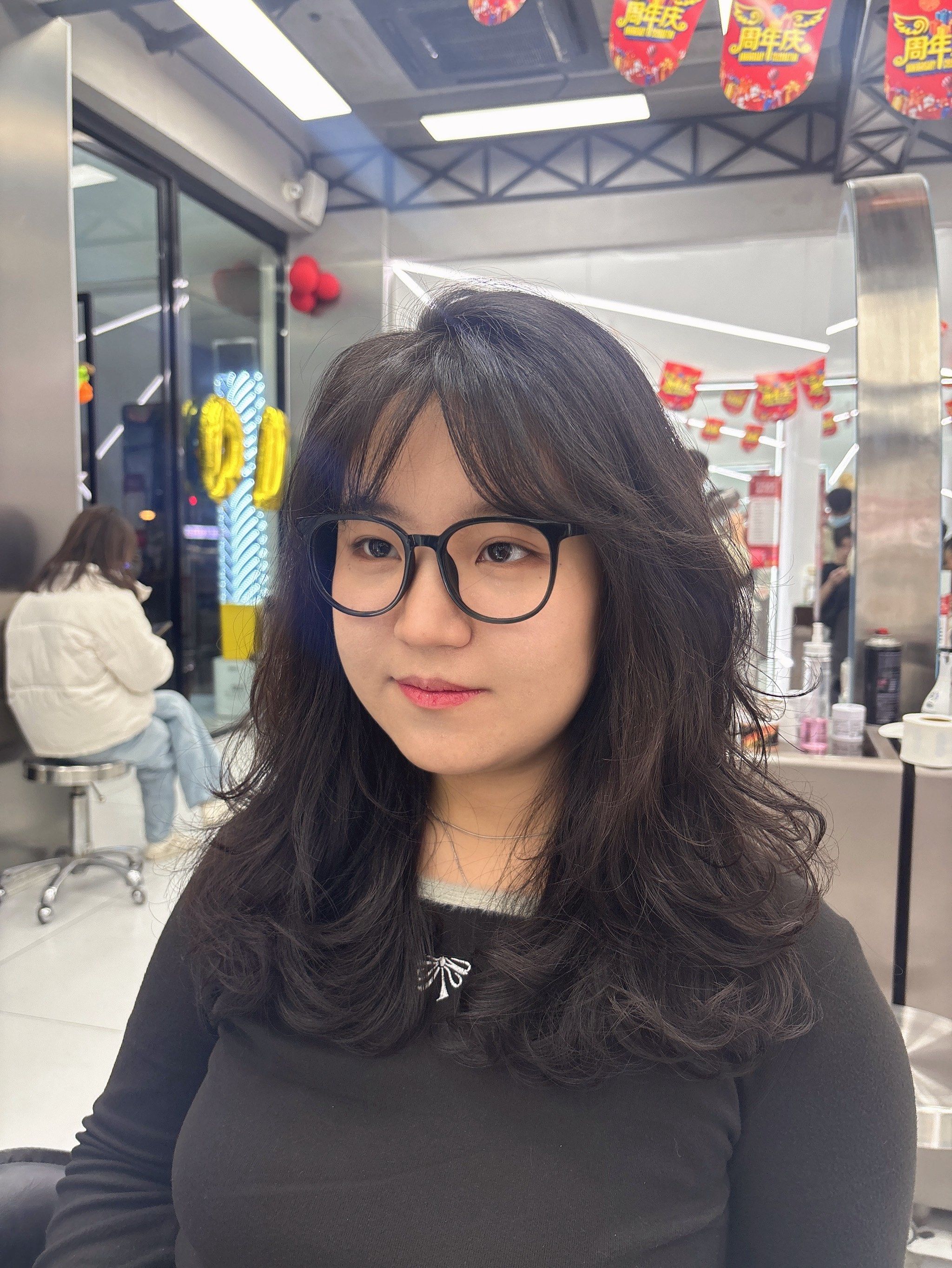 高层次纹理蓬松显脸小方圆脸烫发发型