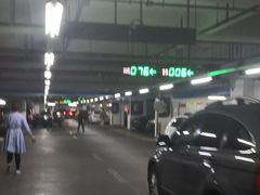 -万象城-停车场