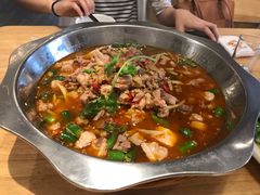 -兔行天下-鸿鹤鲜锅兔(中海国际店)