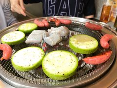 -围炉肉舍•炭烤活鳗•丹东海鲜烤肉(步行街店)