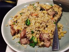 酸菜脆皮烧肉炒饭-港丽餐厅(高德置地店)