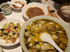 招牌酸菜鱼-江城小馆陕南妈妈菜·全球旅行餐厅(钟楼店)