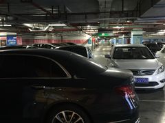 -苏宁广场-停车场