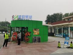 -窦店服务区-停车场